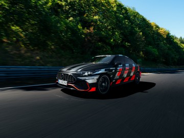Mercedes-AMG CLA 45 szybszy od BMW M2